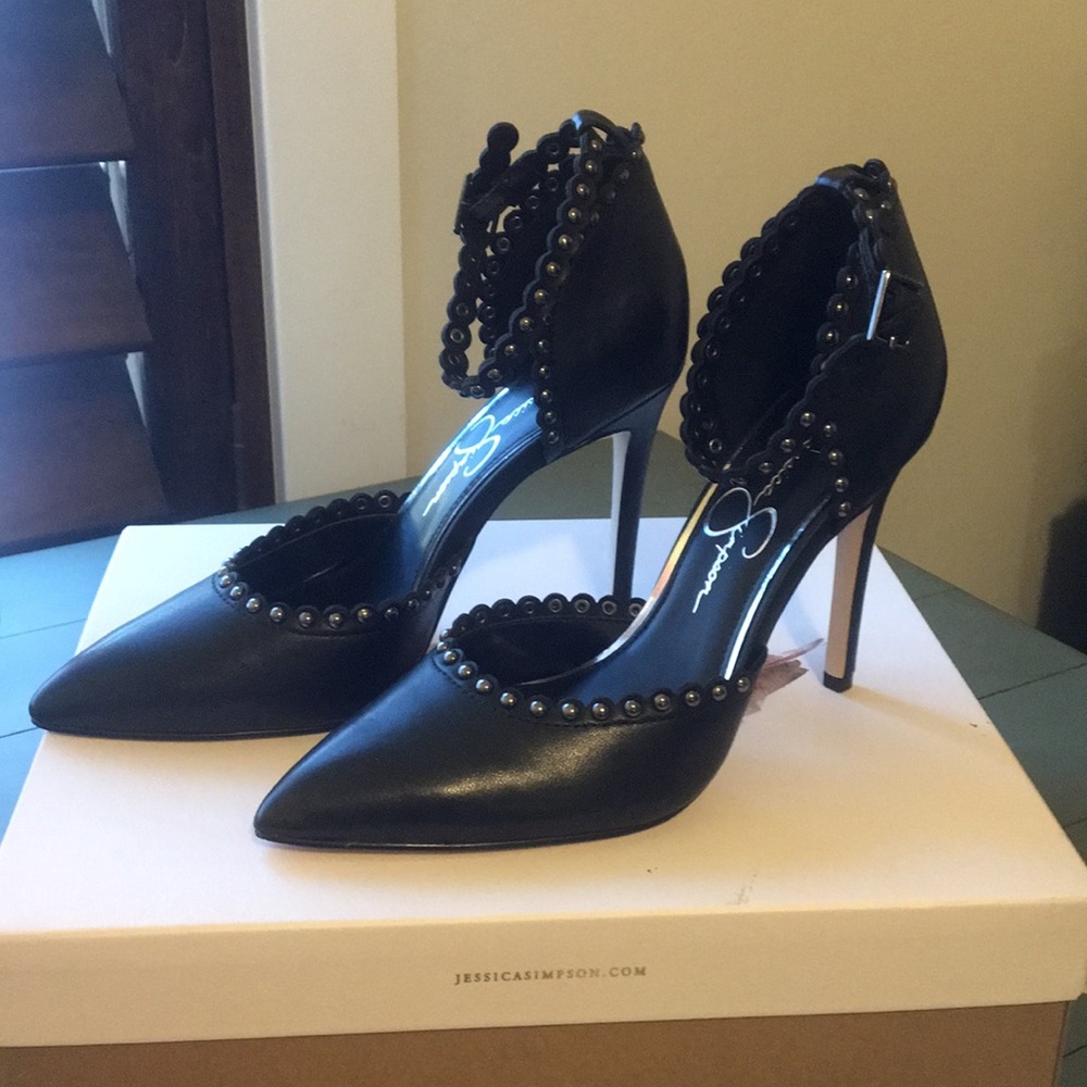 Jessica Simpson Praverlina Pump Size 6